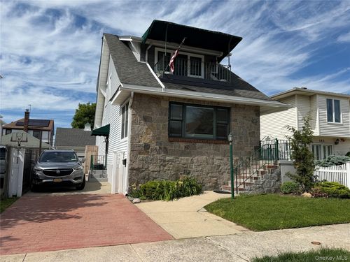 539 E Beech St, Long Beach, NY, 11561-3752 | Card Image