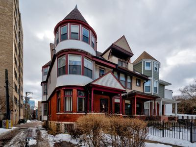 1317 E Hyde Park Boulevard, Home with 5 bedrooms, 2 bathrooms and 3 parking in CHICAGO IL | Image 3