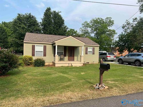 904 N Houston St, Athens, AL, 35611-1647 | Card Image