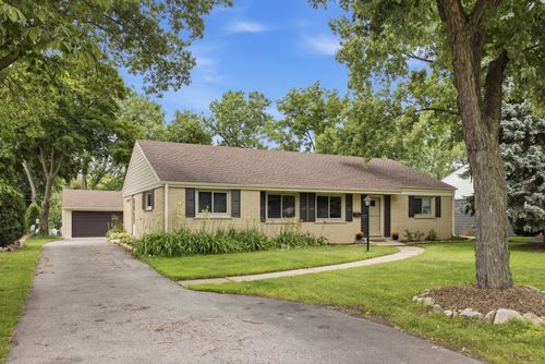 5818 Ridgewood Dr, Western Springs, IL, 60558-2129 | Card Image