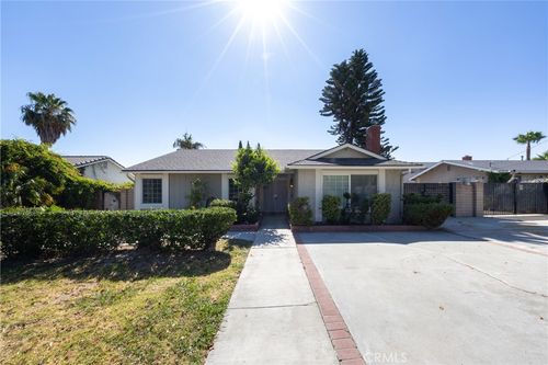 2073 S Lincoln Ave, Corona, CA, 92882-5869 | Card Image