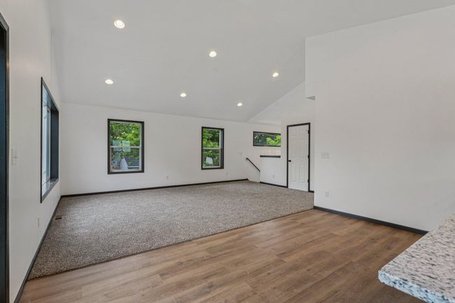 13-web-or-mls-Conway St-S1107-011.jpg | Image 5