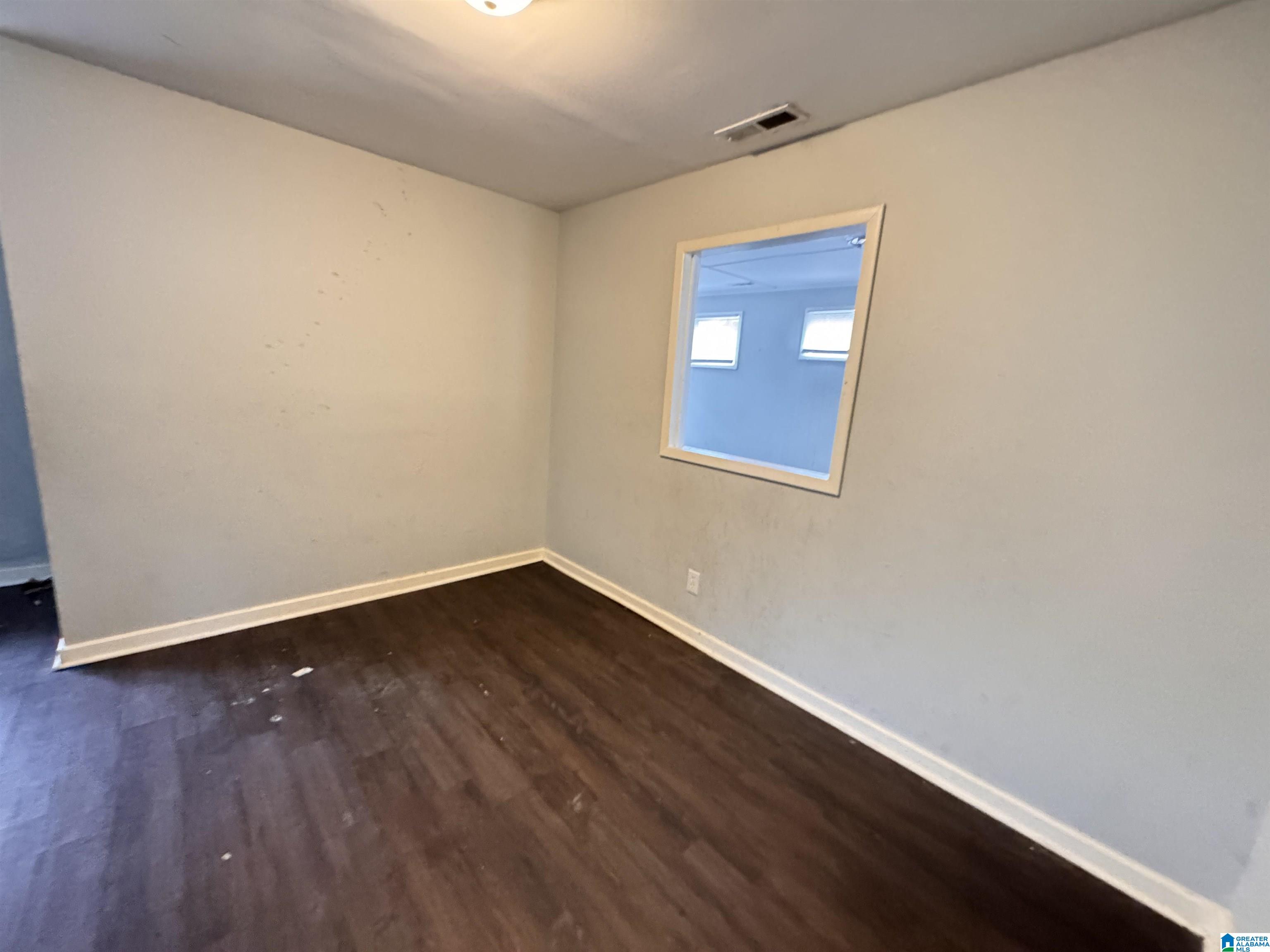 Residential in MIDFIELD 5