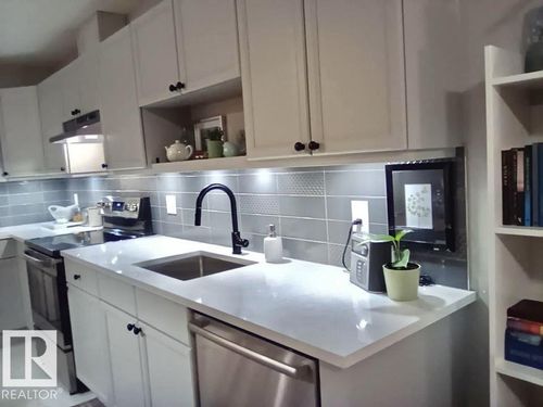 135-592 Hooke Rd Nw, Edmonton, AB, T5A5H2 | Card Image