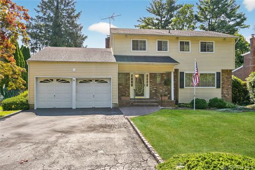 88 Ayers Rd, Locust Valley, NY, 11560-2306 | Card Image