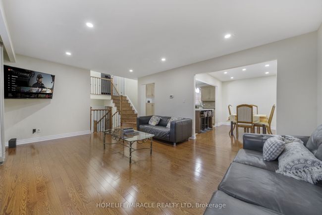 38 River View Dr, House other with 4 bedrooms, 3 bathrooms and 4 parking in Brampton ON | Image 12