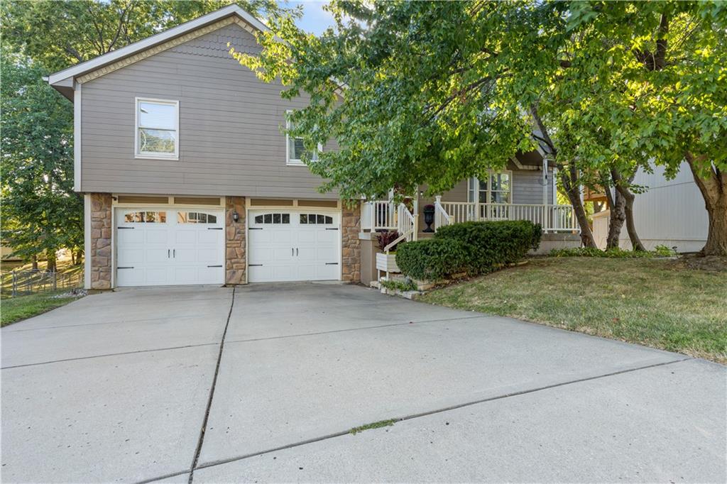 Seymour Ct, Kansas City, MO 64152