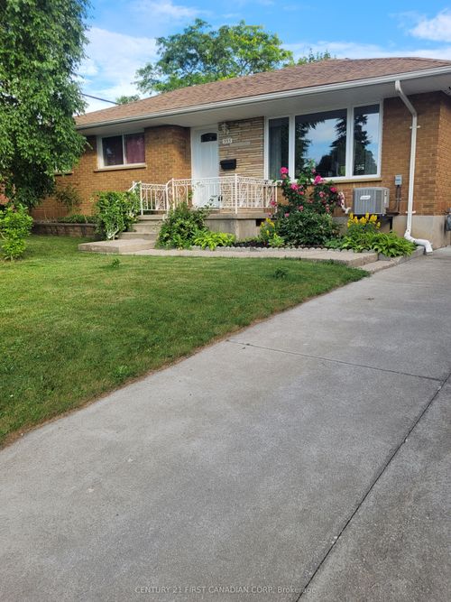 393 Chippendale Cres, London, ON, N5Z3G1 | Card Image