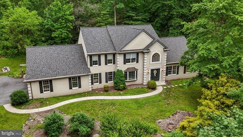 141 Foxgayte Ln, POTTSTOWN, PA, 19465-8542 | Card Image