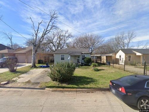 2112 R W Bivens Ln, Fort Worth, TX, 76105-2530 | Card Image