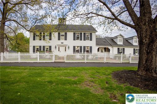 575 S 4th St, Bangor, PA, 18013-2547 | Card Image