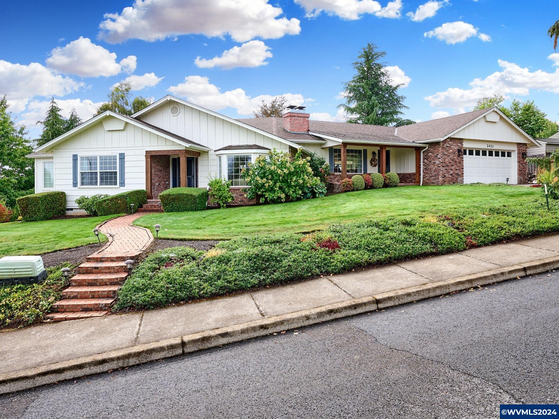 Oakwood Dr, Dallas, OR 97338