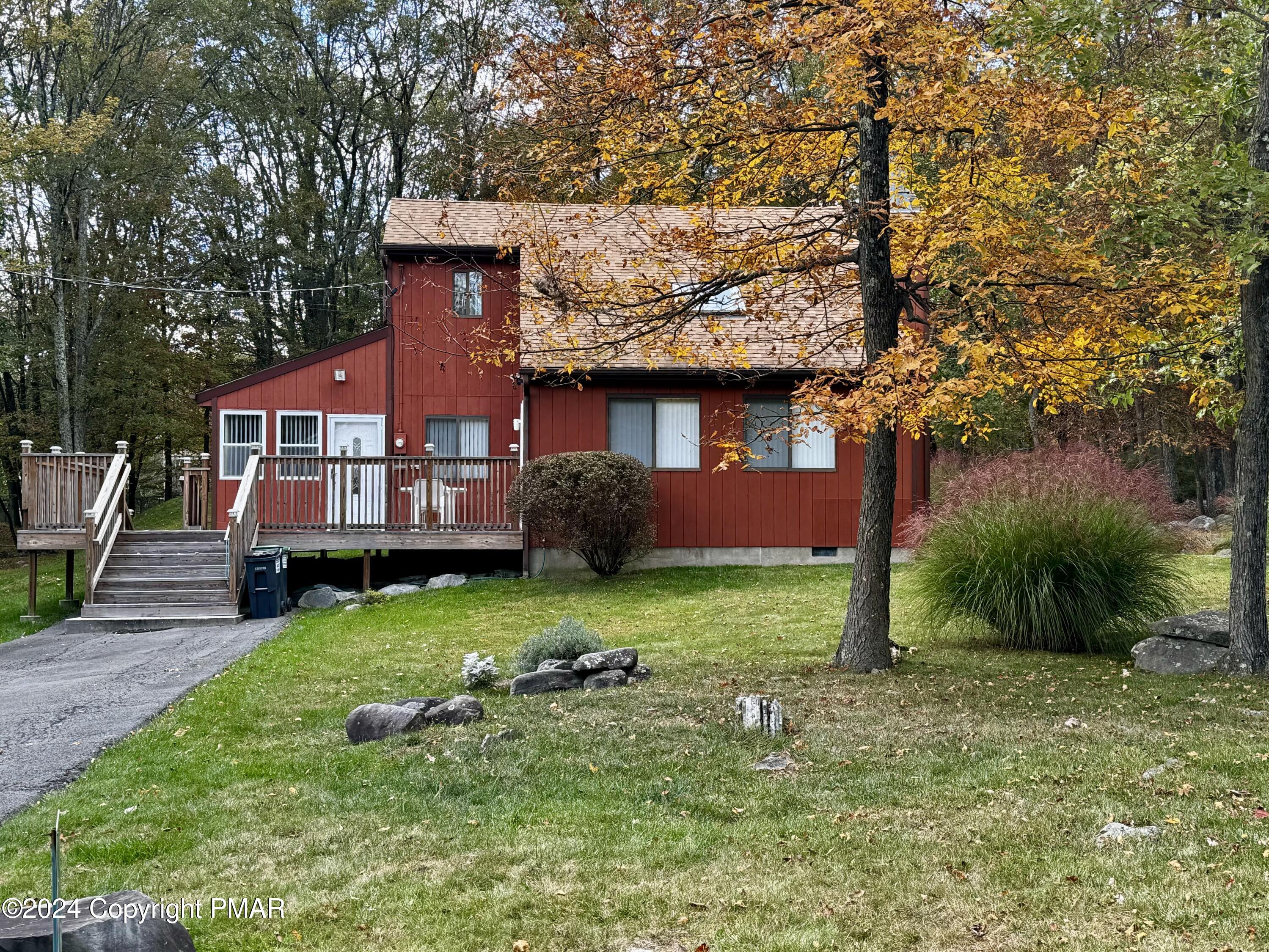 Mayflower Ct, Bushkill, PA 18324