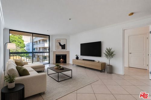 207-7320 Hawthorn Ave, Los Angeles, CA, 90046-3669 | Card Image