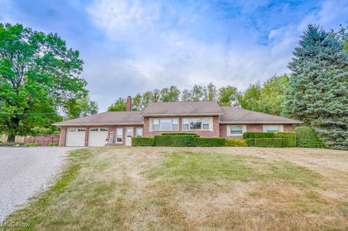 1195 Etter Rd, Mogadore, OH, 44260-9603 | Card Image