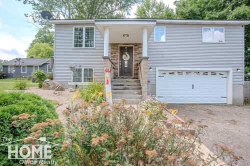 420 Sciota St, Laingsburg, MI, 48848-8700 | Card Image