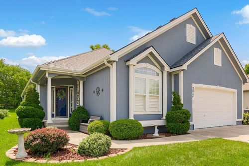 3824 Nw Chapman Dr, Blue Springs, MO, 64015-7507 | Card Image
