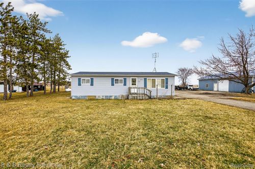 6946 Clifford Rd, Marlette, MI, 48453-9339 | Card Image