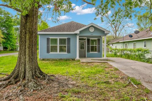 2245 Wilson St, Beaumont, TX, 77703-2250 | Card Image