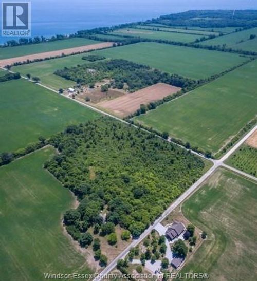 587 Henderson Rd, Pelee Island, ON, N0R1M0 | Card Image