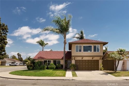 17042 Twain Ln, Huntington Beach, CA, 92649-4552 | Card Image