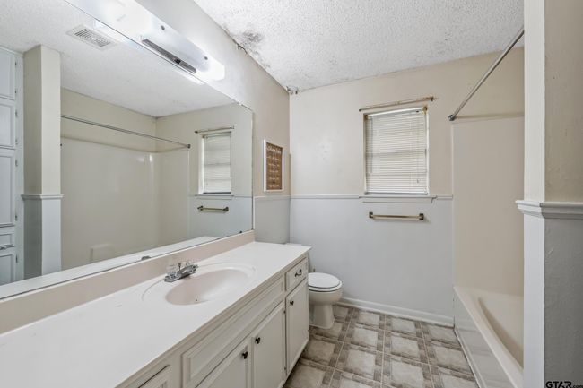 404 E Acker Tap, House other with 3 bedrooms, 2 bathrooms and null parking in Whitehouse TX | Image 13