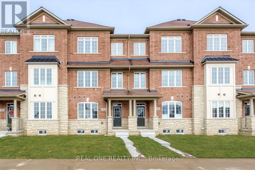 103 Burke St, Waterdown, ON, L8B0T8 | Card Image