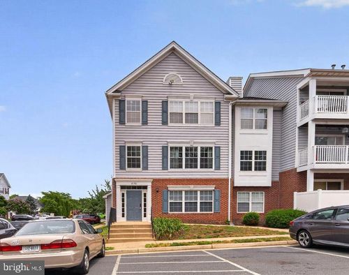 b-655 Constellation Sq Se, LEESBURG, VA, 20175-4090 | Card Image