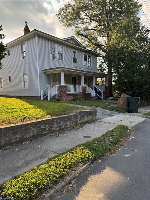 106 College St, Thomasville, NC, 27360-4167 | Card Image