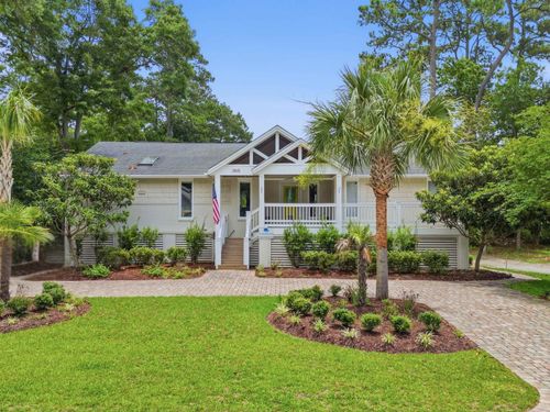 366 Lakeshore Dr, Pawleys Island, SC, 29585-7546 | Card Image