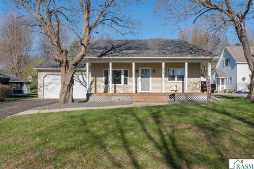 612 N 8th Street, St. Peter, MN, 56063 | Card Image