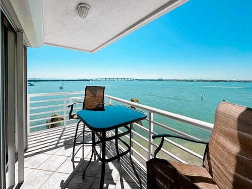 682-6105 Bahia Del Mar Cir, St Petersburg, FL, 33715-3327 | Card Image