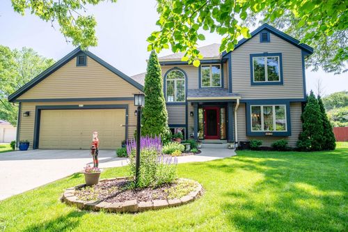 4474 N 107th Street, Wauwatosa, WI, 53225 | Card Image