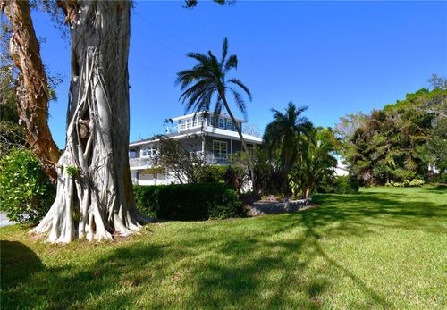 7676 Westmoreland Dr, SARASOTA, FL, 34243-1938 | Card Image