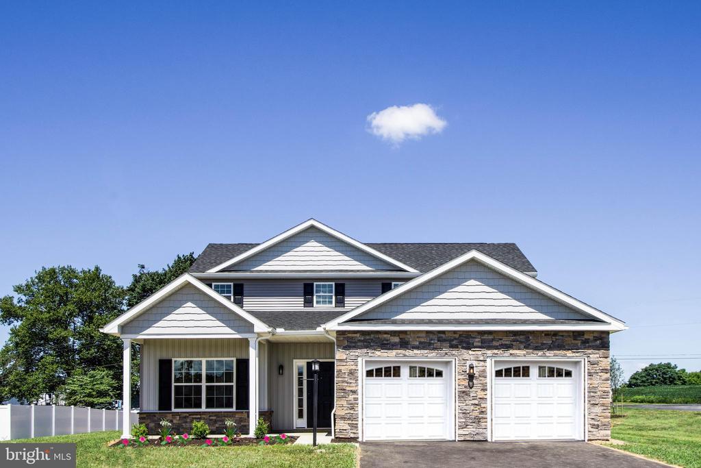 Gardenia Ln, Lebanon, PA 17042