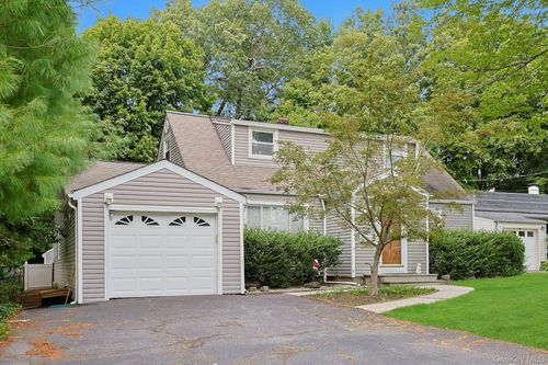 7 Birchbrook Rd, Ossining, NY, 10562-2649 | Card Image