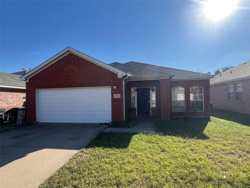 12928 Honey Locust Cir, Euless, TX, 76040-7153 | Card Image