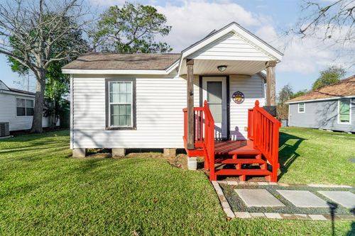 212 S 6th Street, La Porte, TX, 77571 | Card Image