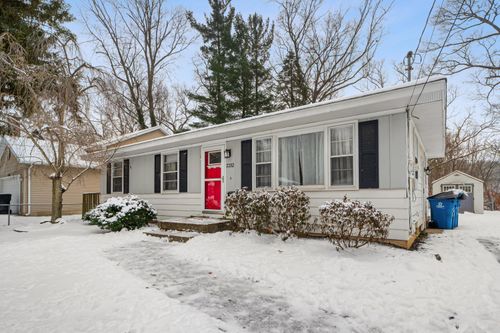 2252 Floyd St, Wyoming, MI, 49519-3622 | Card Image