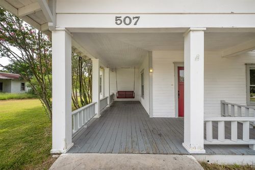 507 Ash St, Smithville, TX, 78957-3091 | Card Image