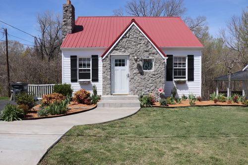 209 Church St, Dover, TN, 37058-3008 | Card Image