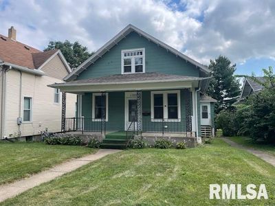 1123 W 13 Th Street, House other with 2 bedrooms, 1 bathrooms and null parking in Davenport IA | Image 1