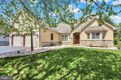 426 W Charlotte St, MILLERSVILLE, PA, 17551-9518 | Card Image