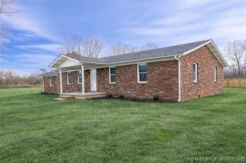 8109 Old State Road 60, Sellersburg, IN, 47172-1846 | Card Image