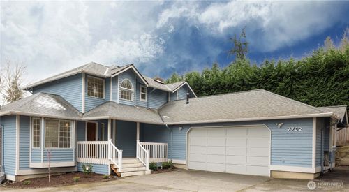 7702 151st Ave Ne, Redmond, WA, 98052-4207 | Card Image