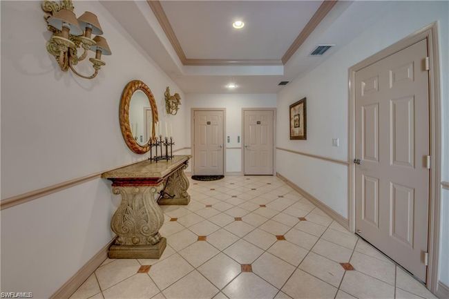 Private lobby elevator entrance & garage entry. | Image 39