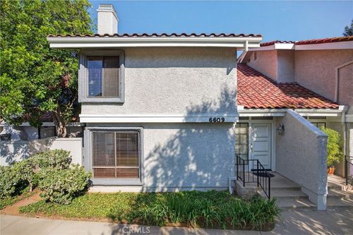 6609 Indian Oak Ln, Oak Park, CA, 91377-5604 | Card Image