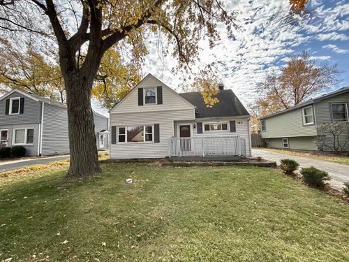 145 W Park Dr, Lombard, IL, 60148-3320 | Card Image