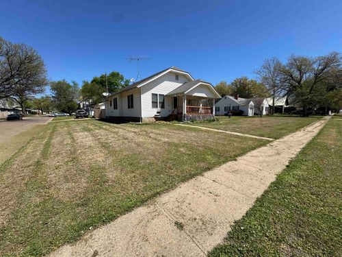 1502 E 12th Ave, Winfield, KS, 67156-3923 | Card Image