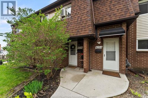 6256 Roseville Garden Dr, Windsor, ON, N8T3A4 | Card Image